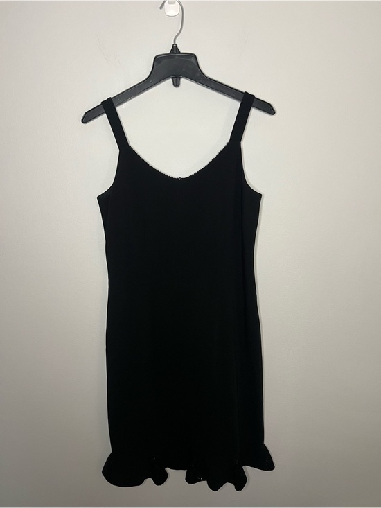 Albert Nipon Dresses & Skirts - Albert Nipon Classic Black Slip Dress with Ruffled Hem Size 8